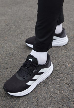 ADISTAR 3 - Laufschuh Straße - core black/footwear white/grey six