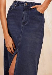 Friends Like These SPLIT FRONT - REGULAR FIT - A-vonalú szoknya - ink blue