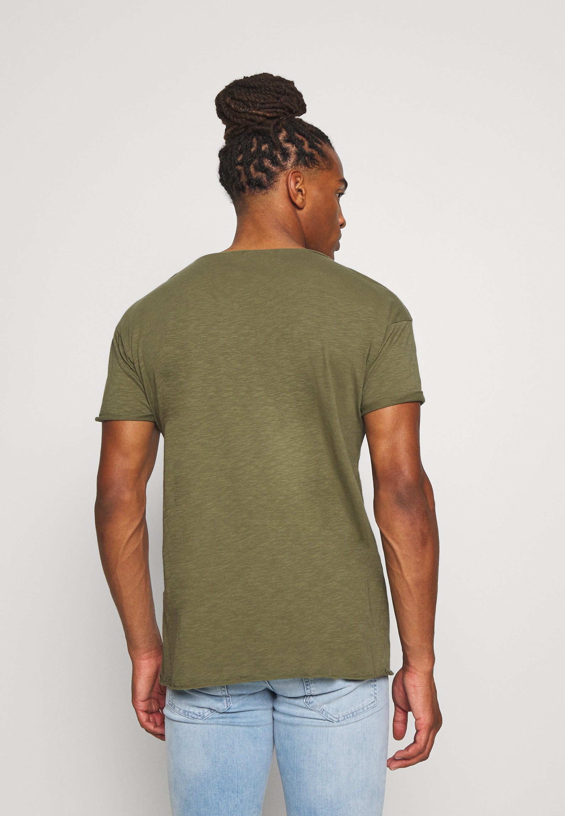 Nudie Jeans ROGER T shirts green Zalando.no Nudie Jeans ROGER - T-shirts - olive