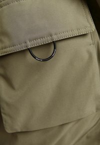 Bershka Allvädersjacka - khaki