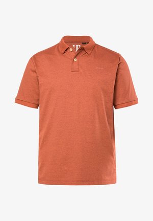 Korte mouw polo shirt in een gedempte roestkleur. Gemaakt van zachte, gestructureerde stof met een drieknopenpas en een subtiel logo op de borst.