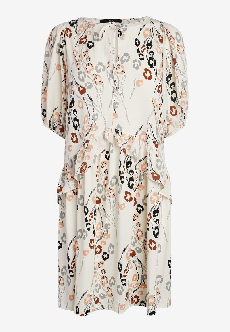 Robe midi blanche avec manches bouffantes, taille à volants et motif floral abstrait en tons beige, rouille, noir et gris.