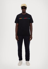 PS Paul Smith REG FIT SS T SHIRT - T-shirts med print - black
