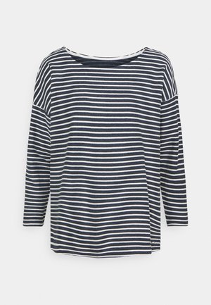 Marineblauw en wit gestreept shirt met lange mouwen, brede ronde halslijn en een losse pasvorm.