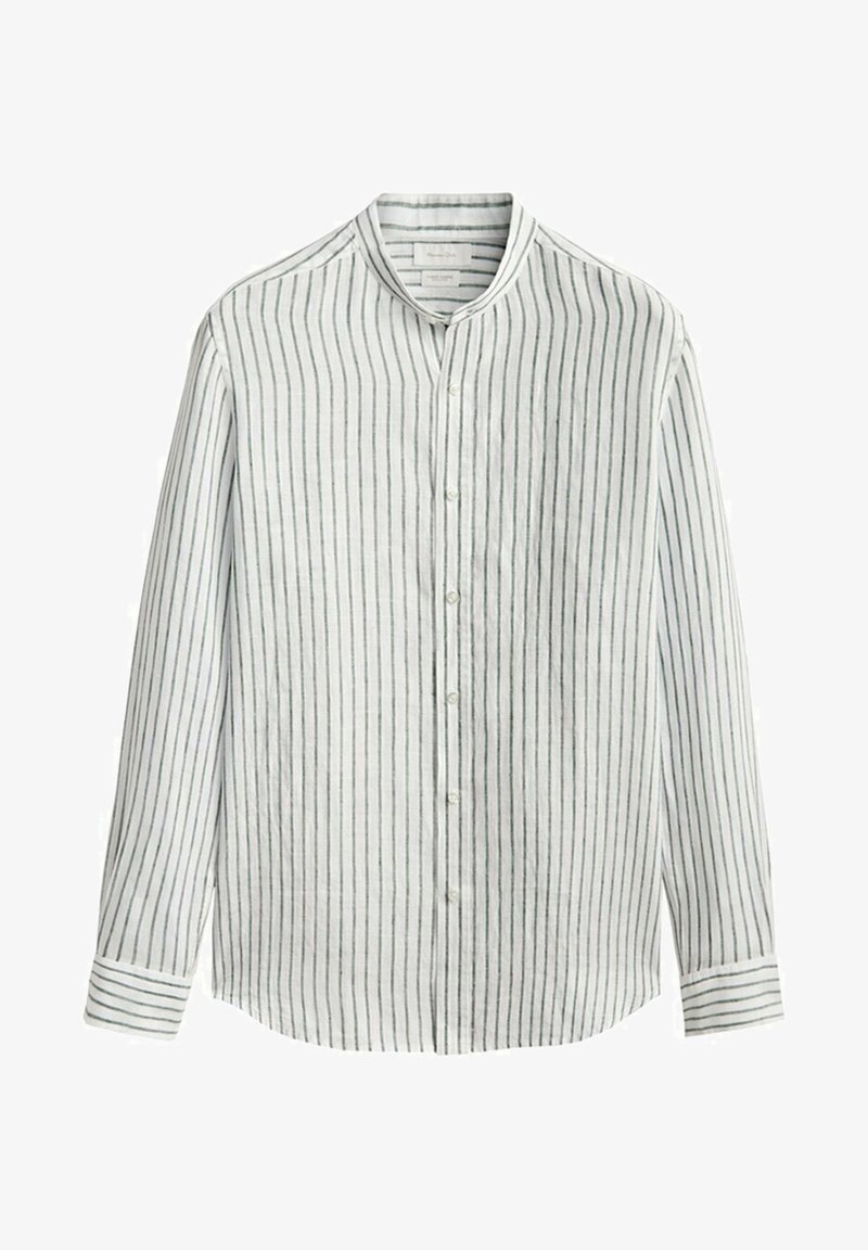 Chemise blanche à manches longues avec fines rayures verticales noires, devant boutonné et col officier.