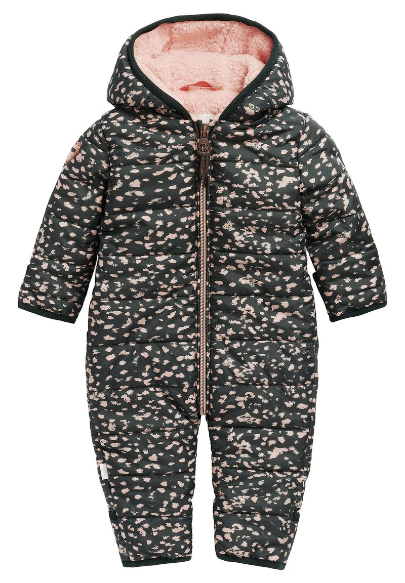 Tumma vihreä paksu yhdellä osalla oleva huppupuku, jossa on vaaleanpunaista pörröistä vuoria ja ripoteltu vaaleanpunaista kukkakuviota. Varusteena keskeltä avautuva vetoketju ja joustavat hihansuut.