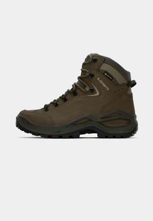 Brauner Wanderschuh mit einer strukturierten Oberseite, verstärktem Knöchel, schwarzen Schnürsenkeln und Gummisohle. Verfügt über GORE-TEX für Wasserdichtigkeit und Atmungsaktivität.