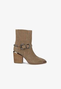 Seleccionado, marrón claro