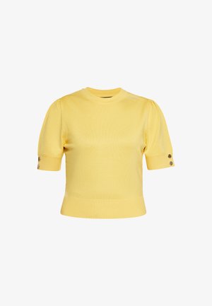 Korte mouwen gele gebreide top met een geribde zoom, ronde halslijn en knoopaccenten op de mouwen. Zachte textuur en getailleerd ontwerp.