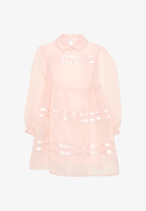 Vestito per bebè rosa chiaro a maniche lunghe con colletto alla Peter Pan e strisce orizzontali di nastro di raso sul corpetto e sulla gonna.
