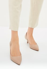 Cesare Gaspari - Bruidsschoenen - beige Miniatuurafbeelding 1