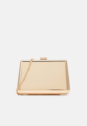 Goldfarbige Clutch mit schlanker, rechteckiger Form. Verfügt über einen Kettenriemen und eine glatte, reflektierende Oberfläche. Kompaktes Design, minimalistischer Stil.