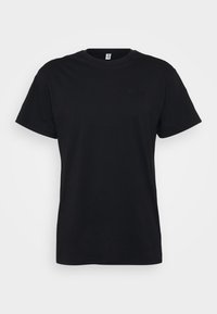 Vald, black