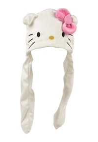 Cappello in pile bianco con design di gatto, dotato di un fiore rosa e orecchie, lunghe linguette per la copertura e cuciture nere per i dettagli del viso.