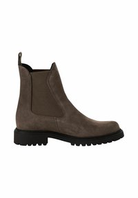 Botte Chelsea en suède marron avec panneaux élastiques sur les côtés, une boucle de traction et une semelle en caoutchouc noir robuste. Texture lisse et design épuré.