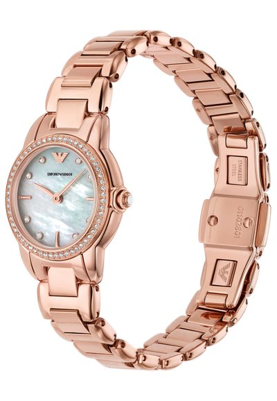 Hodinky z růžově zlaté nerezové oceli s kulatým ciferníkem z matného perleti, třpytivým krystalovým rámečkem a designem spojeného náramku.