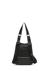Borsa in tessuto nero con spalline regolabili, dotata di due tasche con zip sulla parte frontale e design elegante e minimalista.
