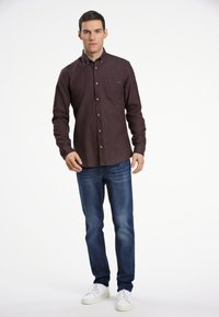 Lindbergh BRUSHED HERRINGBONE L S - Camicia - burgundy
