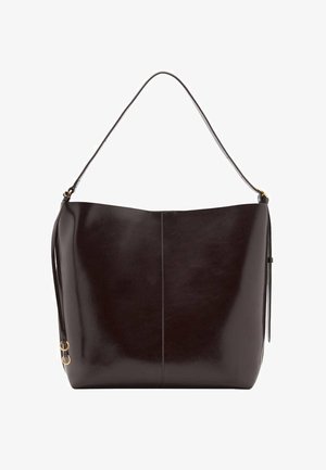 Donkerbruine leren hobo tas met een enkele schouderriem, minimale stiksels in het midden en twee kleine gouden ringen aan één zijde.