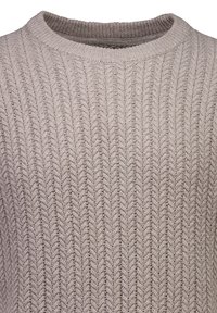 Ljust beige stickad tröja med ribbat mönster i en chevron-design, avslutad med en rundad halsringning.