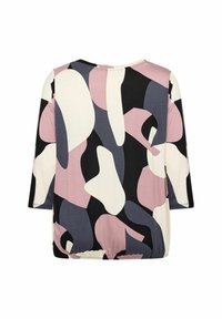Top di moda dal taglio ampio che presenta una fusione di motivi astratti in rosa, crema, blu scuro e nero. Realizzato in tessuto morbido con scollatura rotonda e maniche a tre quarti.