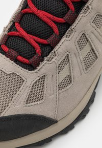 Columbia REDMOND III MID WATERPROOF - Fjellsko - kettle/black