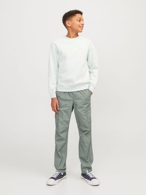 JPSTPARACHUTE JJBASE  - Cargo trousers - agave green