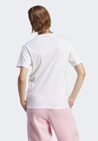 adidas Originals ESSENTIALS REGULAR TEE - T-shirt basic