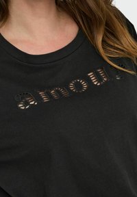 ONLY Carmakoma - T-shirt z nadrukiem