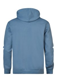 Jasnoniebieska bluza z kapturem, charakteryzująca się miękką teksturą, długimi rękawami oraz prostym, nieozdobnym wzorem. Widok z tyłu ukazuje gładkie wykończenie.