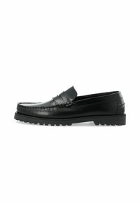 Mocassin en cuir noir au design élégant, à bout arrondi, avec des coutures décoratives et une semelle en caoutchouc texturé pour une meilleure adhérence.