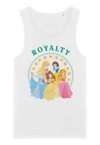 Camiseta de tirantes blanca con un gráfico colorido de seis princesas, con "REALEZA" encima, enmarcado por un diseño circular y pequeños acentos florales.