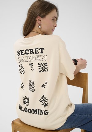 Culture, CUGARDEN T-SHIRT - Tričko s potlačou - whitecap