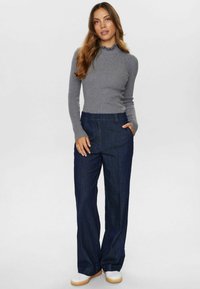 Nümph NUALETTA PANTS - Jeans Relaxed Fit - dark blue denim