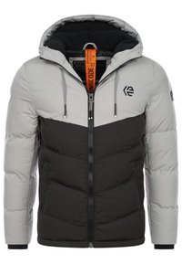 Chaqueta acolchada con capucha, que presenta un diseño a bloques de color en gris claro y negro. Su cierre con cremallera y los cordones de contraste añaden detalle.