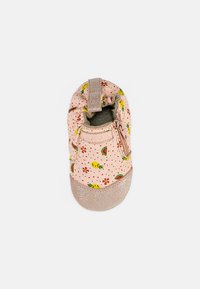 Robeez FRUITY DAY - Patucos - rose clair fruits