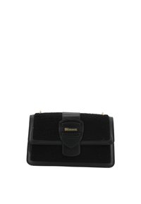 Borsa nera con un mix di tessuto testurizzato e pelle liscia, dotata di una chiusura centrale e un accento dorato con logo. Forma rettangolare.