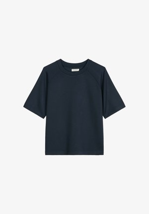 T-shirt bleu marine à manches courtes avec col rond, coupe décontractée, coutures apparentes sur les manches et petite étiquette blanche à l'intérieur du col.