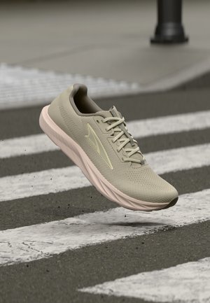 ESCALANTE 4 - Zapatillas running asfalto - tan