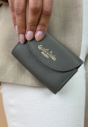 Gusti Leder ABELLA - Portemonnee - grau
