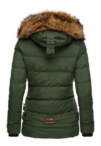 Zelená prešívaná bunda s umelou kožušinou na kapucni, so zapínaním na zips, horizontálnym prešívaním a nastaviteľnými bočnými popruhmi.