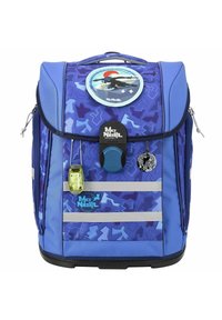 Zaino blu realizzato in tessuto resistente, caratterizzato da un motivo geometrico, toppe circolari, strisce riflettenti e vari portachiavi attaccati.