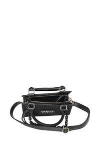 Borsa nera con superficie texture, dotata di doppio manico, una lunga tracolla staccabile e un comparto con zip. Accenti in metallo color oro.