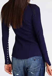 Guess Stickad tröja - blue