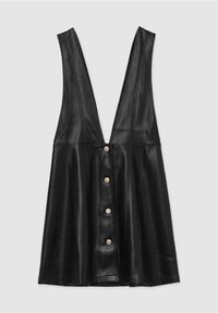 Vestido negro de imitación piel con escote en V profundo, diseño sin mangas, paneles estructurados y cinco botones decorativos en la parte frontal. Textura suave.