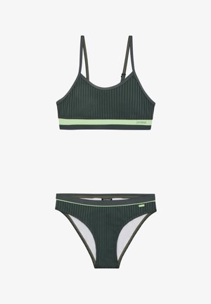 Groene geribbelde bikini-set, met dunne bandjes en contrasterende lichtgroene accenten. Het materiaal lijkt rekbaar en heeft een gladde voering.