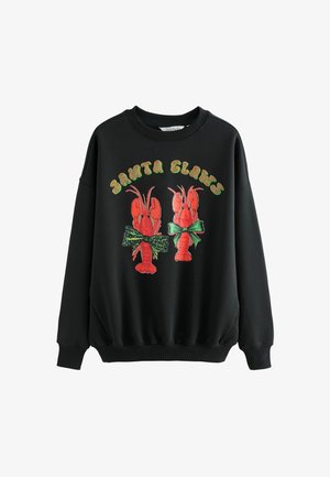 Schwarzer Sweatshirt mit zwei roten Hummern, die grüne Schleifen tragen, und dem Text "Santa Claws" in Gelb und Grün darüber.
