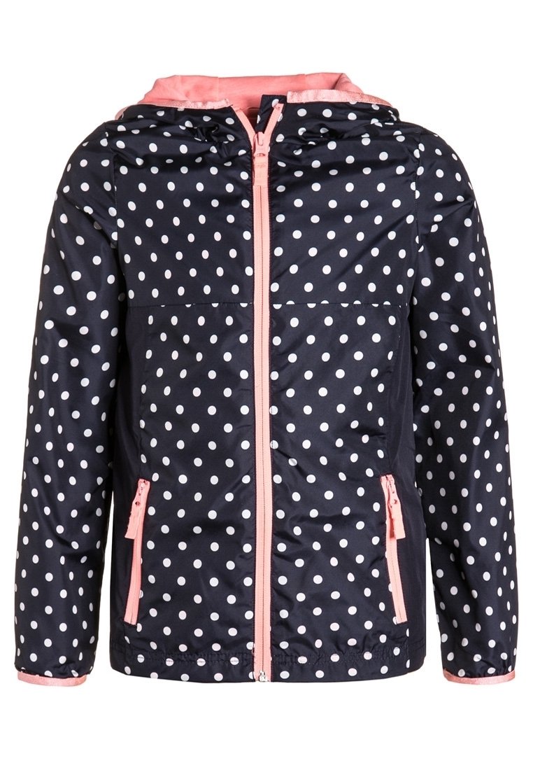 Giacca a pois blu navy con cerniera e dettagli rosa. Dotata di cappuccio, due tasche anteriori e polsini elasticizzati. Materiale resistente all'acqua.