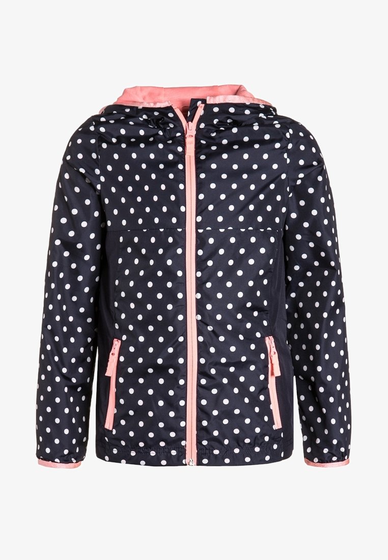 Giacca a pois blu navy con cerniera e dettagli rosa. Dotata di cappuccio, due tasche anteriori e polsini elasticizzati. Materiale resistente all'acqua.