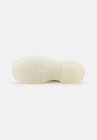 Buffalo ASPHA  - Sapatos casuais com atacadores - white
